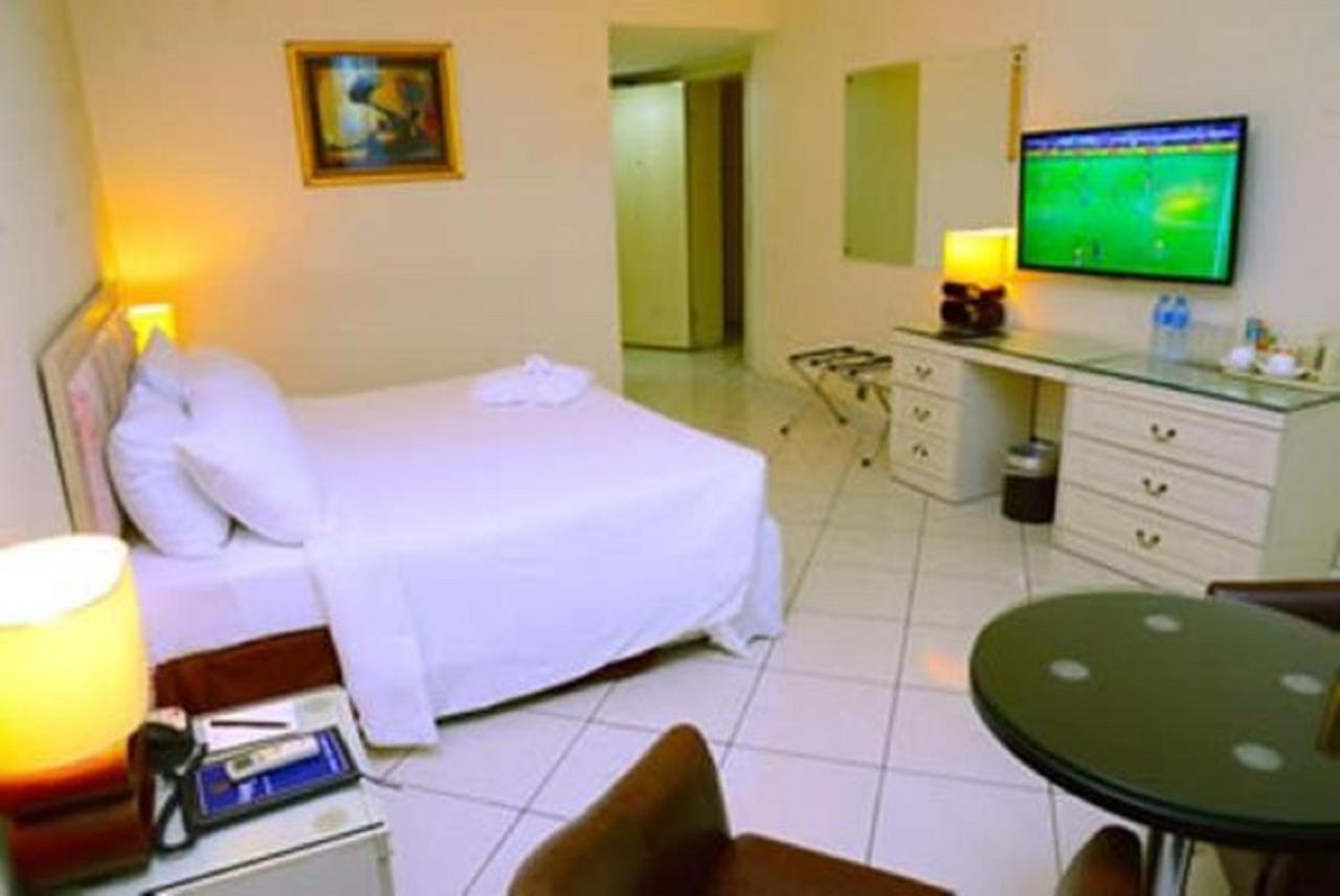 Golden Royale Hotel Enugu Exterior photo
